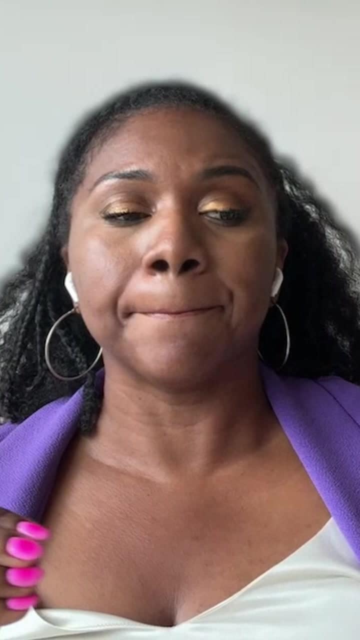 Burnout Isn’t Falling Apart, It’s Functioning While Numb

👉 Full episode on my YT channel:
@movingbeyondyou

🎧Tune in to Soft Life After Burnout for Black and Brown Women | EP 81

#Burnout #SoftLife #BlackWomenHealing #SelfCare #EmotionalWellness