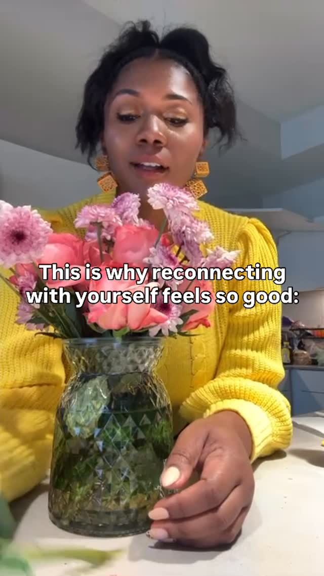 This is why reconnecting with yourself feels so good. 💛

🌿 You start noticing what truly matters to you
☀️ You give yourself permission to breathe and pause
💛 You honor your feelings without guilt
✨ You remember you deserve care too
🌸 You feel lighter, calmer, more like you

You don’t have to do it all at once. Start small. One check-in today can change everything.

💌 Always prioritizing others more than yourself?
Comment ME and I’ll show you the journal hundreds of women use to finally reconnect with themselves. 🤍

#selfhealing #healingjourney #innerwork #emotionalawareness #toxicrelationships #reconnectwithyourself